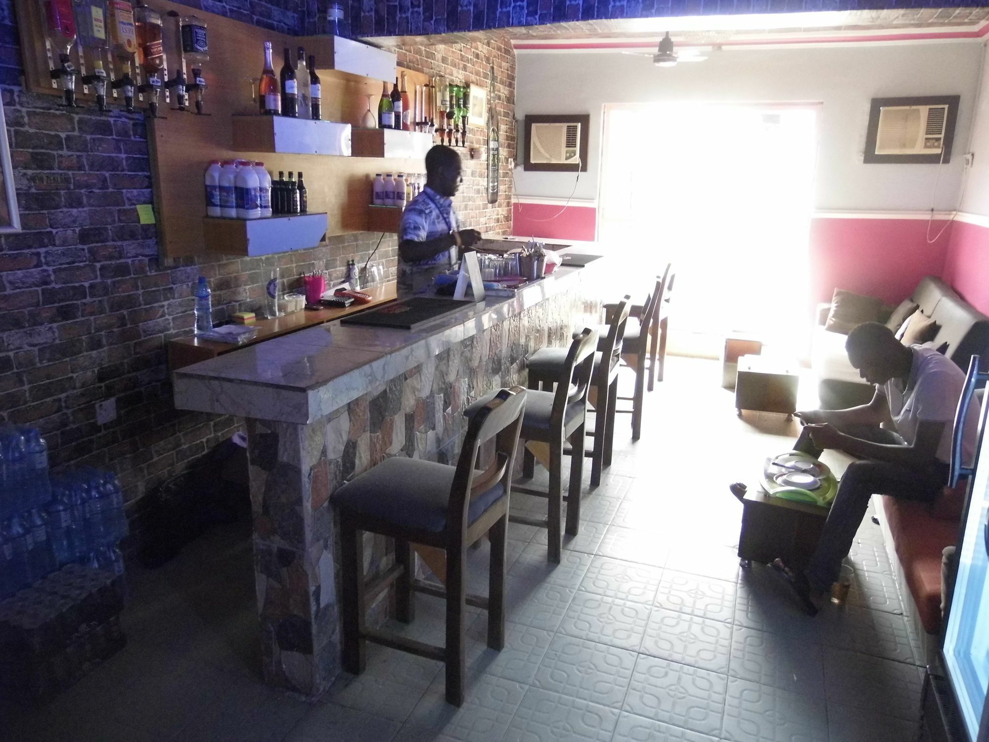 Bale Akiosi Legendary Inn & Lounge מראה חיצוני תמונה